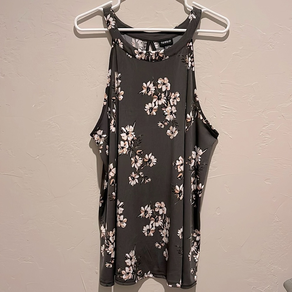 Charcoal gray halter neck top from Torrid size 2